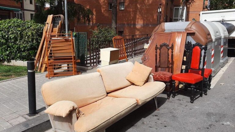 Desprende de muebles y trastos viejos en tu piso: 5 formas efectivas